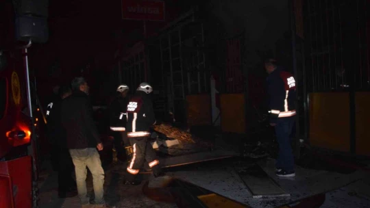 Malatya'da sanayi sitesinde korkutan yangın