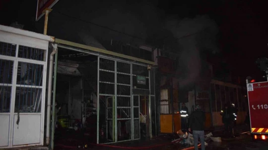 Malatya'da sanayi sitesinde korkutan yangın
