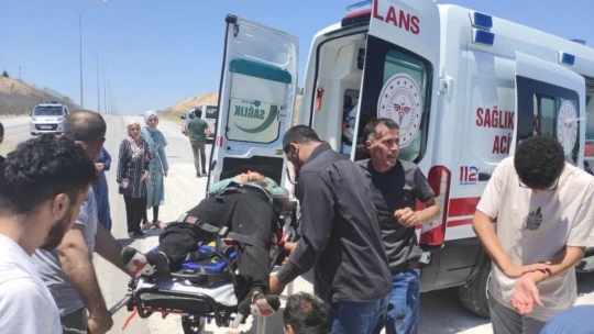 Malatya'da şarampole uçan araçta can pazarı: 2'si ağır 6 yaralı