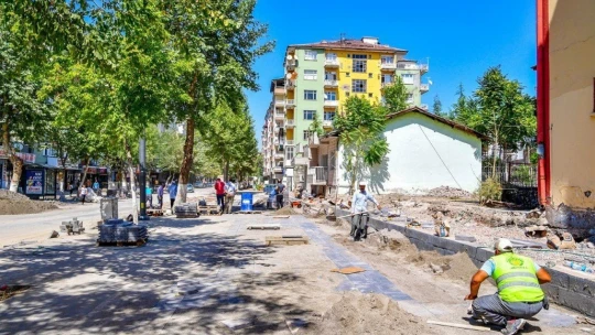 Malatya'da Sivas Caddesi baştan aşağı yenileniyor