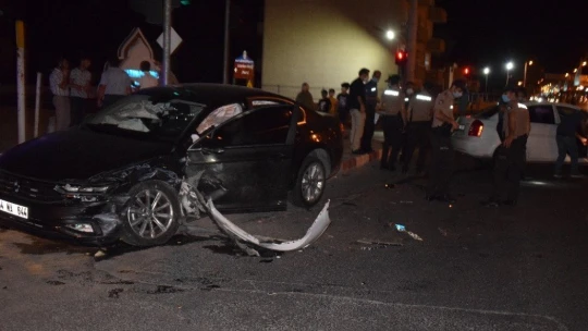 Malatya'da sivil ekip aracı kaza yaptı: 1 polis yaralı
