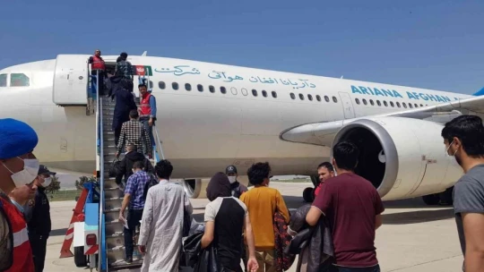 Malatya'da son 3 günde 908 düzensiz göçmen ülkelerine gönderildi