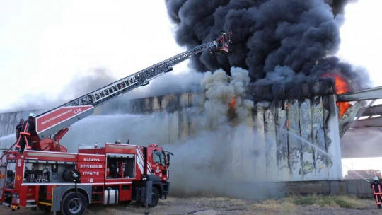 Malatya'da tadilat yapılan fabrikada yangın