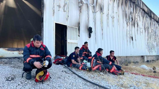 Malatya'da tadilat yapılan fabrikada yangın