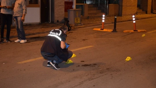 Malatya'da ticari araç içerisinde silahlı saldırıya uğrayan şahıs yaralandı