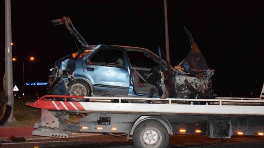 Malatya'da tır otomobili biçti: 1'i ağır 3 yaralı