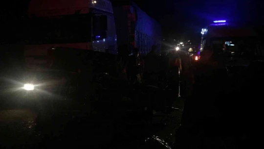 Malatya'da tır traktöre çarptı