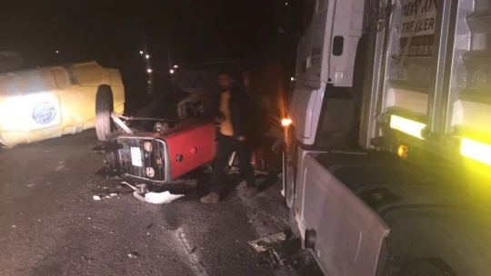 Malatya'da tır traktöre çarptı