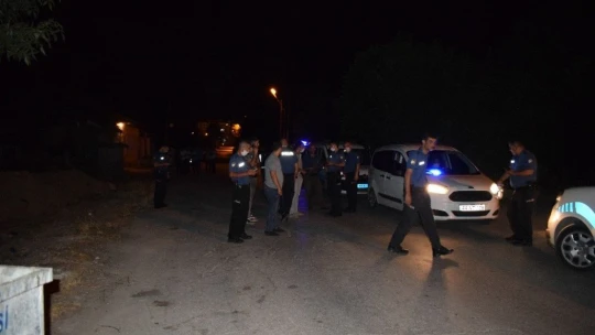 Malatya'da türbeye ziyareti yapanların üzerine tüfekle ateş açıldı