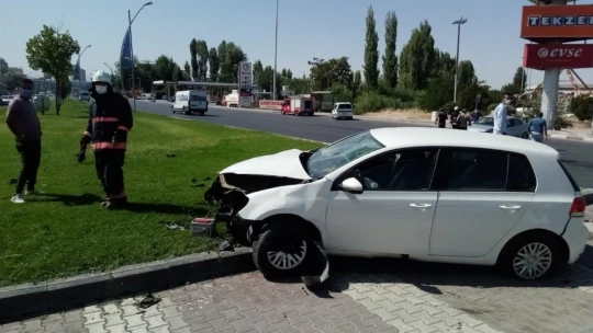 Malatya'da üç ayrı trafik kazasında 1'i ağır 7 kişi yaralandı
