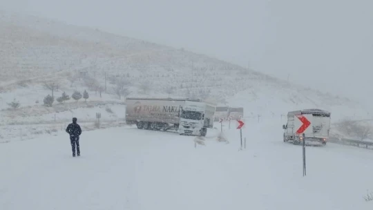 Malatya'da ulaşıma kar engeli