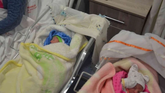 Malatya'da yeni yılın ilk bebekleri ikiz kardeşler Ayşe ve Murat oldu