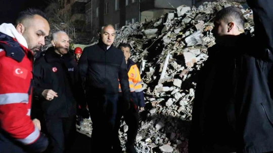Malatya'da yıkılan binanın altında kalan olmadığı belirlendi