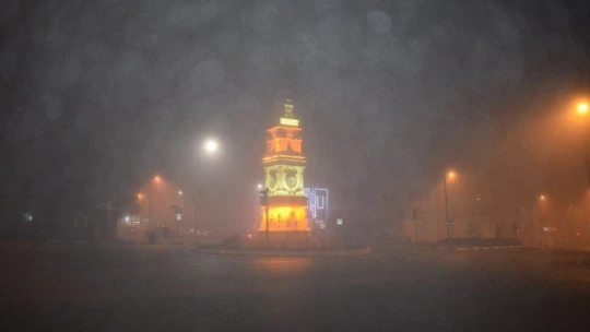 Malatya'da yoğun sis kartpostallık görüntüler oluşturdu