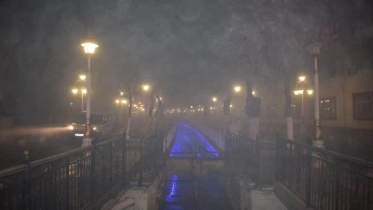 Malatya'da yoğun sis kartpostallık görüntüler oluşturdu