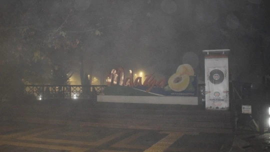 Malatya'da yoğun sis kartpostallık görüntüler oluşturdu