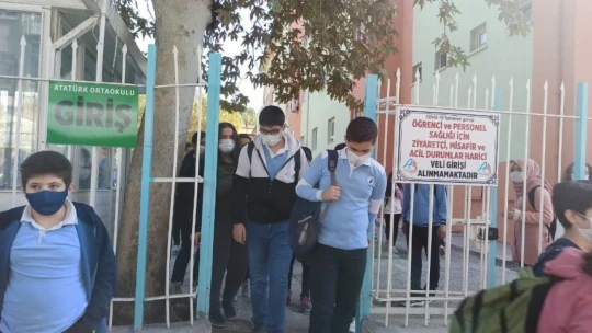 Malatya'da yüz yüze eğitim tedbirlerle başladı
