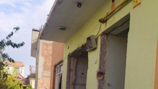 Malatya'daki depremde hasar gören evde hırsızlık