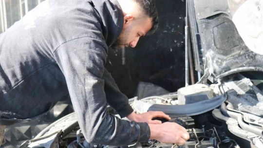 Oto tamircilerinde kar yoğunluğu