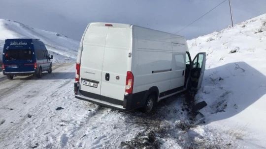Malatya-Elbistan yolunda kaza: 4 yaralı
