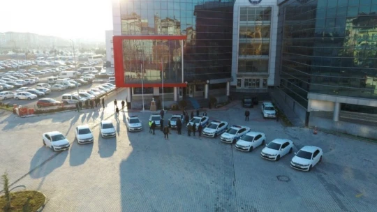 Emniyet'e 12 yeni araç