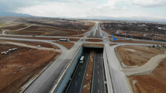 Kuzey Çevreyolu'nda 26,5 kilometrelik kısım trafiğe açıldı