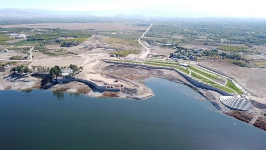 Malatya'nın ilk sahil parkı projesi tüm hızıyla sürüyor