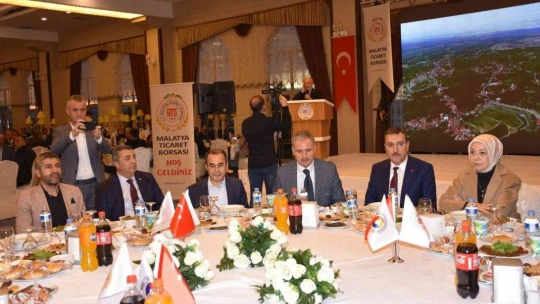 Malatya Ticaret Borsası'nın geleneksel iftar yemeği