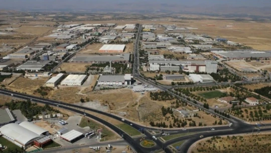 1.OSB'ye yol süpürme aracı alındı