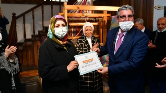 Malatya ve Yeşilyurt'un simgelerinin yer aldığı halılara yoğun ilgi