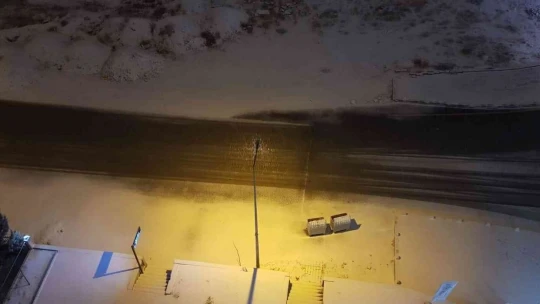 Malatya yağan karla beyaza büründü