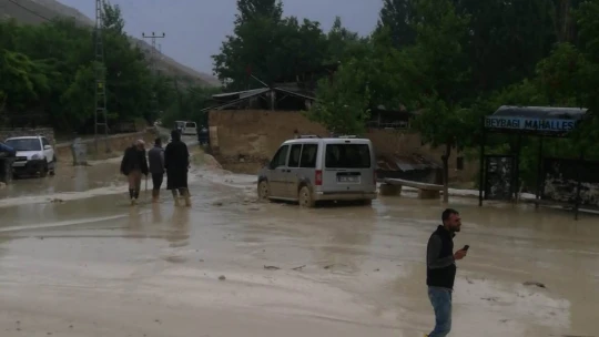 Malatya'yı sağanak vurdu