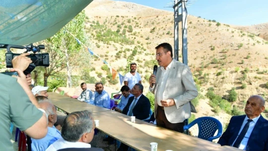 Malatya Yukarı Kozluk ve Üçgöze'de yol sevinci