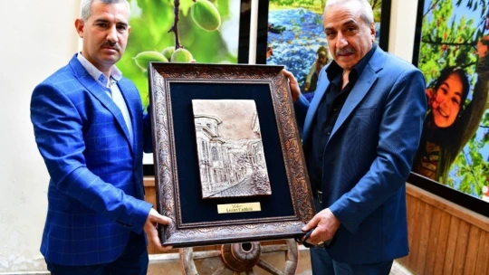 Malatyalı sanatçılar tarihi Yeşilyurt konaklarını gezdi