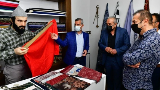 Malatyalı sanatçılar tarihi Yeşilyurt konaklarını gezdi