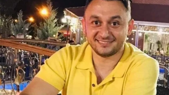 Malatyalı şehidin evine dev Türk bayrağı asıldı