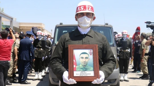 Malatyalı şehit gözyaşları arasında defnedildi
