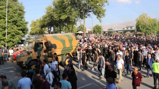 Malatyalı Şehit Halil Koç son yolculuğuna uğurlandı