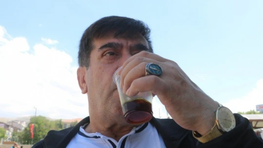 Malatyalılar, meyan kökü şerbeti ile serinliyor