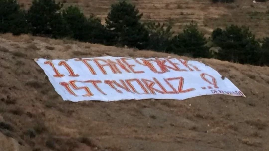 Malatyasporlu taraftarlardan takıma pankartlı tepki