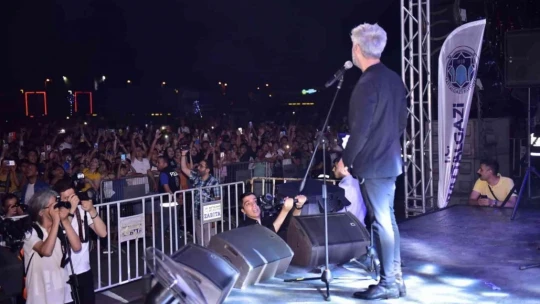 Manuş Baba Malatya'yı salladı