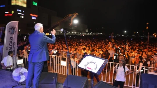 Manuş Baba Malatya'yı salladı