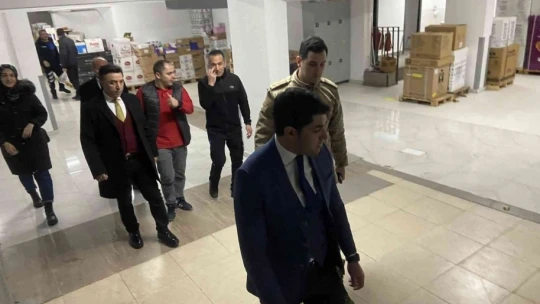 Marketlerin depoları denetlendi