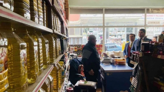Marketlerin depoları denetlendi