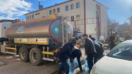MASKİ depremzedelere temiz içme suyu sağlıyor