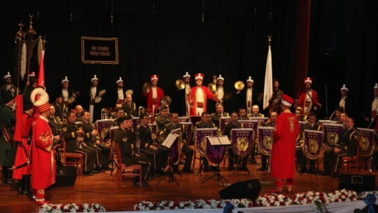 Mehteran ve askeri orkestra aynı sahnede