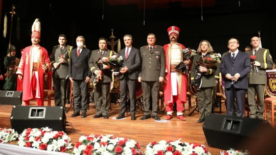 Mehteran ve askeri orkestra aynı sahnede