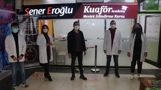 Mesleki eğitim kuaför kursundan öğrenciler mezun oldu