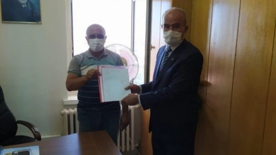 MHP'li Kaya mazbatasını aldı