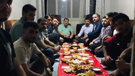 Fendoğlu üniversite öğrencileri için sahur yemeği hazırladı